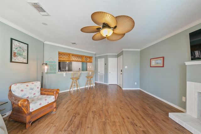7312 Seawall Boulevard 208, Galveston, TX 77551