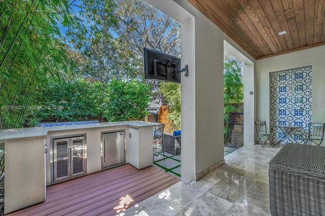 7440 SW 56th Ct 0, Miami, FL 33143