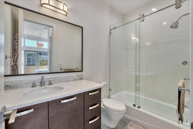 7440 SW 56th Ct 0, Miami, FL 33143
