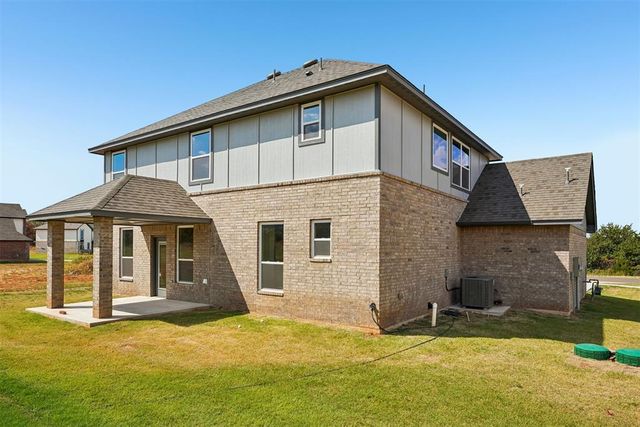 1304 Lighthorsemen Way, Choctaw, OK 73020