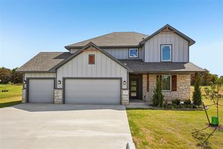 1304 Lighthorsemen Way, Choctaw, OK 73020