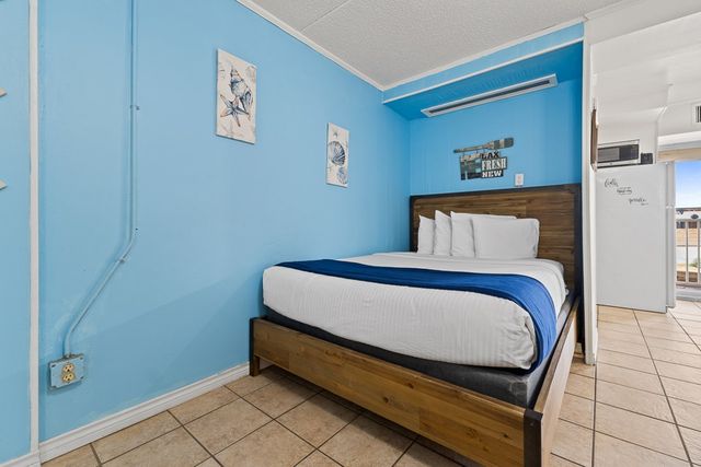 14300 S Padre Island Dr 108, Corpus Christi, TX 78418