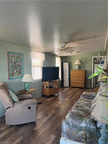 11011 Sunglow LN, Fort Myers, FL 33908