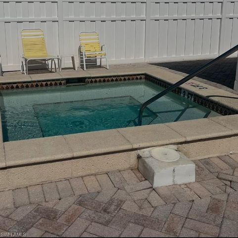 11011 Sunglow LN, Fort Myers, FL 33908