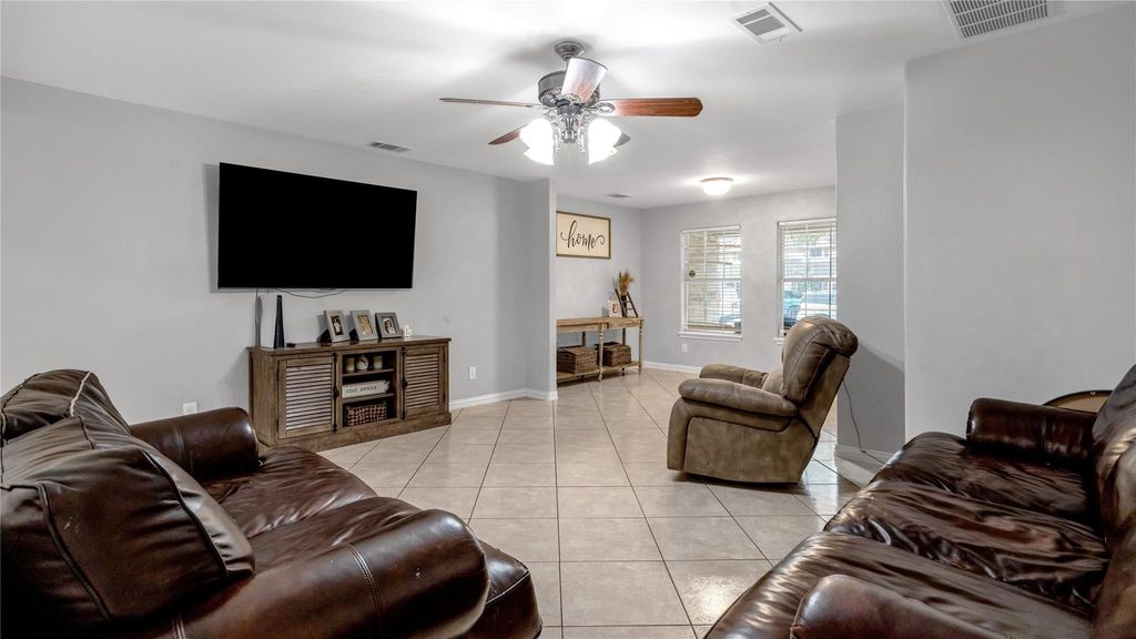 813 Beacon Hill Drive, Irving, TX 75061 — photo 3