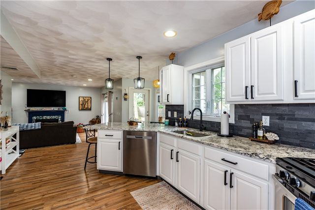 195 Oakland Beach Avenue, Warwick, RI 02889