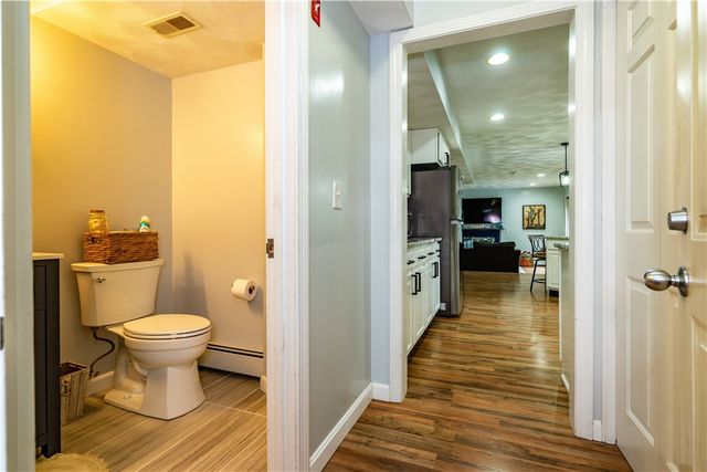 195 Oakland Beach Avenue, Warwick, RI 02889