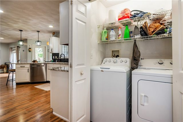 195 Oakland Beach Avenue, Warwick, RI 02889