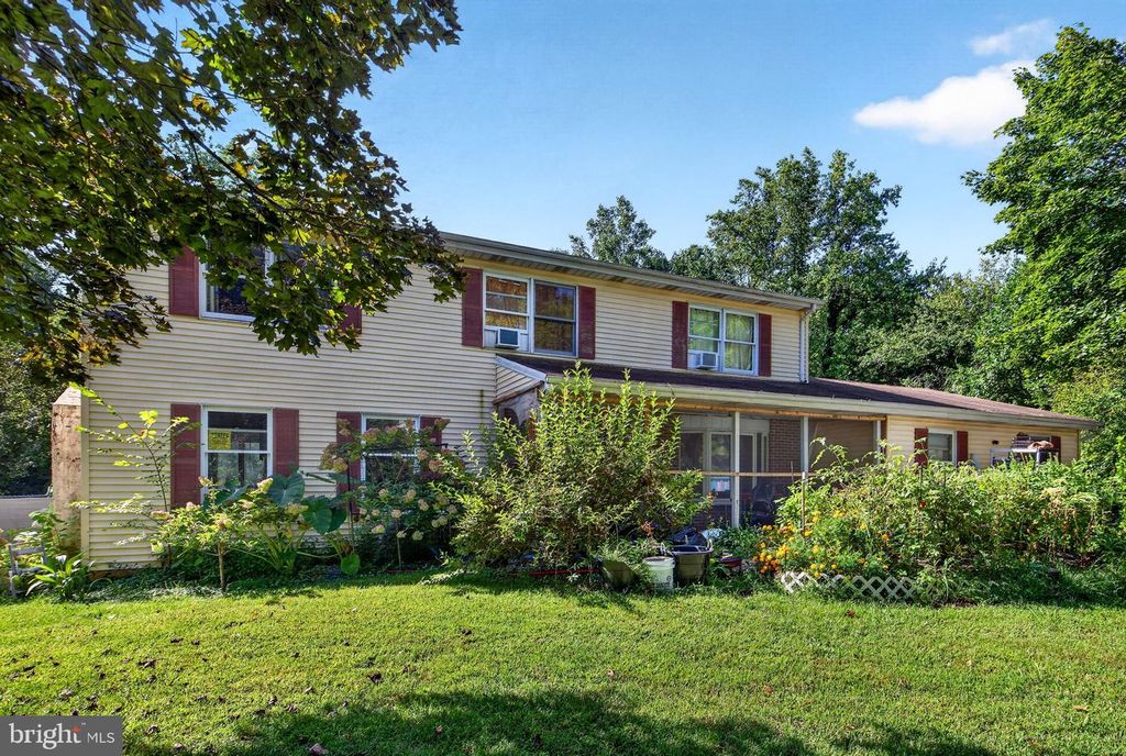 26 CROMWELL, CHESTERFIELD, NJ 08515 — exterior