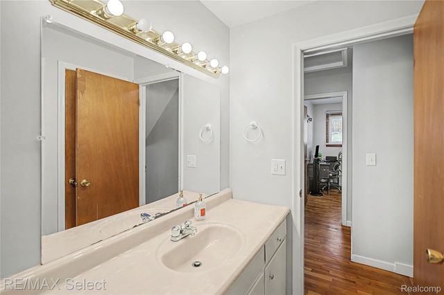 5233 Sagamore Drive, Flint Charter Township, MI 48473