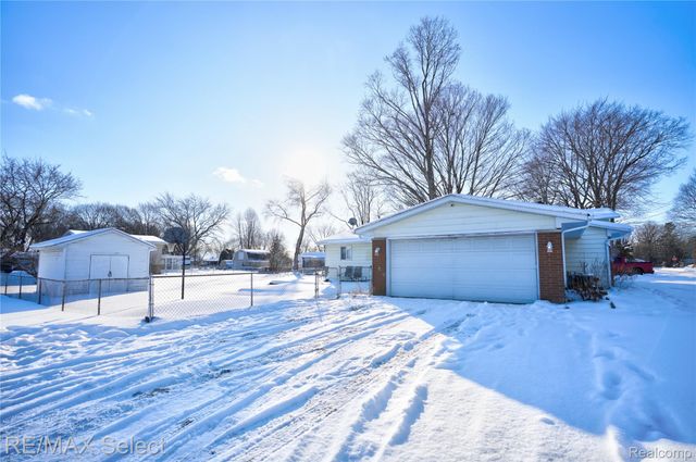 5233 Sagamore Drive, Flint Charter Township, MI 48473