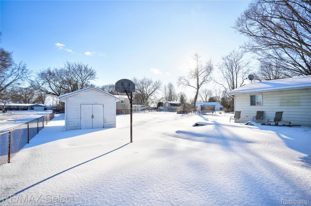 5233 Sagamore Drive, Flint Charter Township, MI 48473