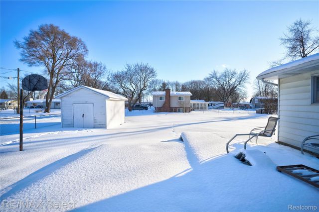 5233 Sagamore Drive, Flint Charter Township, MI 48473