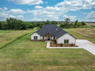 4348 Raymond Lane, Guthrie, OK 73044