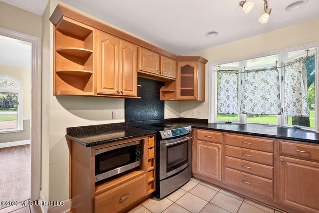 219 Tantallon Drive, Ocean Springs, MS 39564