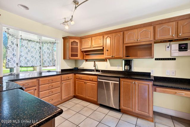 219 Tantallon Drive, Ocean Springs, MS 39564