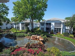 7074 Barrington CIR 202, Naples, FL 34108