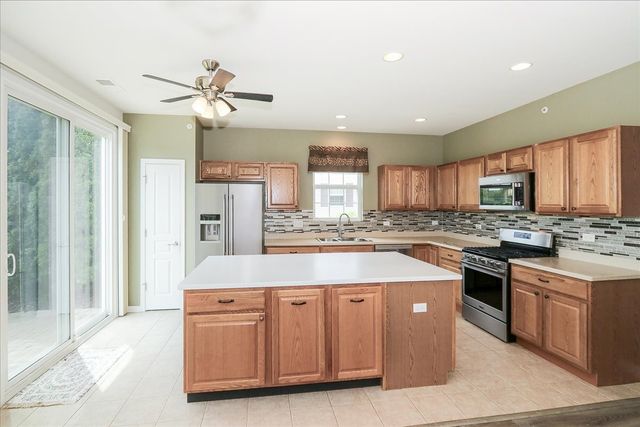 13024 Redstone Drive, Huntley, IL 60142