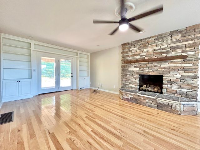 103 Rebel Drive, Somerset, KY 42501