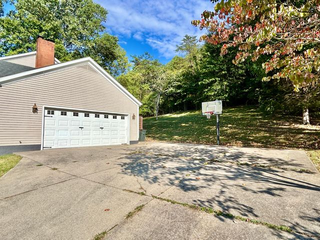 103 Rebel Drive, Somerset, KY 42501