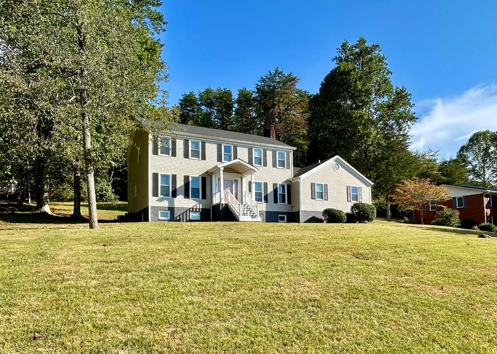 103 Rebel Drive, Somerset, KY 42501