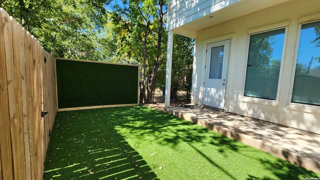 1430 Hays, San Antonio, TX 78202
