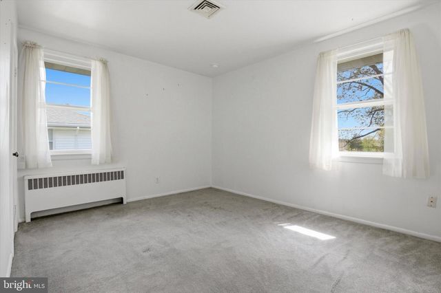 12 BETSY LN, Ambler, PA 19002