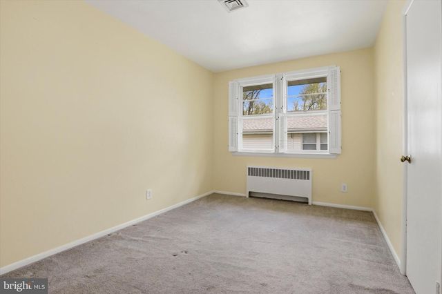 12 BETSY LN, Ambler, PA 19002