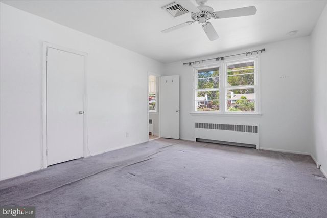 12 BETSY LN, Ambler, PA 19002