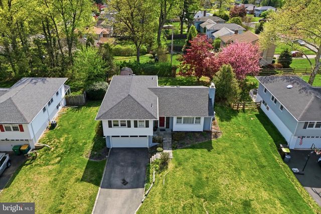 12 BETSY LN, Ambler, PA 19002