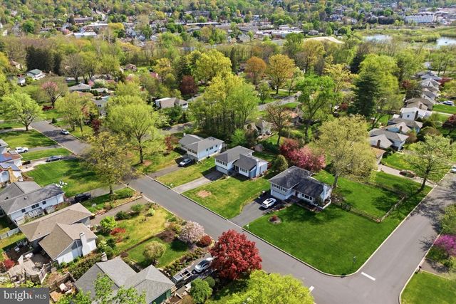 12 BETSY LN, Ambler, PA 19002