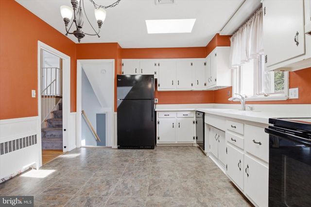 12 BETSY LN, Ambler, PA 19002