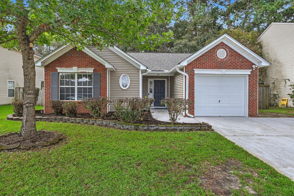 321 Jamestown Drive, Summerville, SC 29486