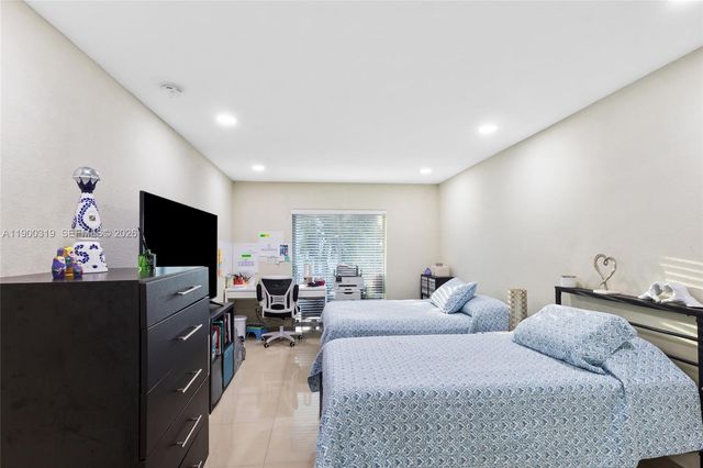 5665 W 20th Avenue 212, Hialeah, FL 33012