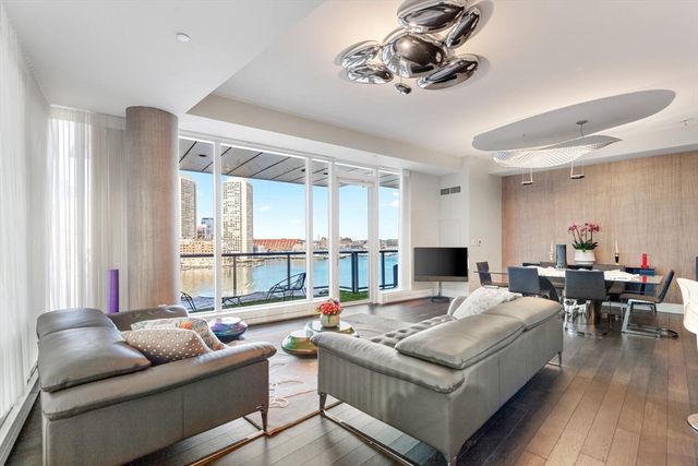 22 Liberty Dr 7M, Boston, MA 02210