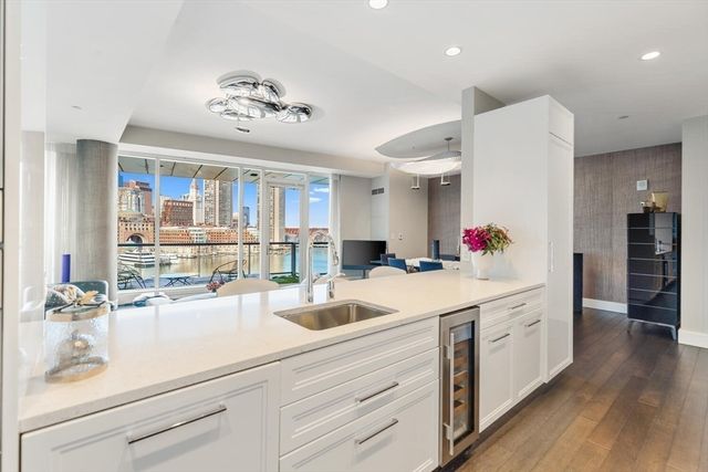 22 Liberty Dr 7M, Boston, MA 02210