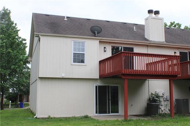 401 NW Highland Lane, Blue Springs, MO 64014