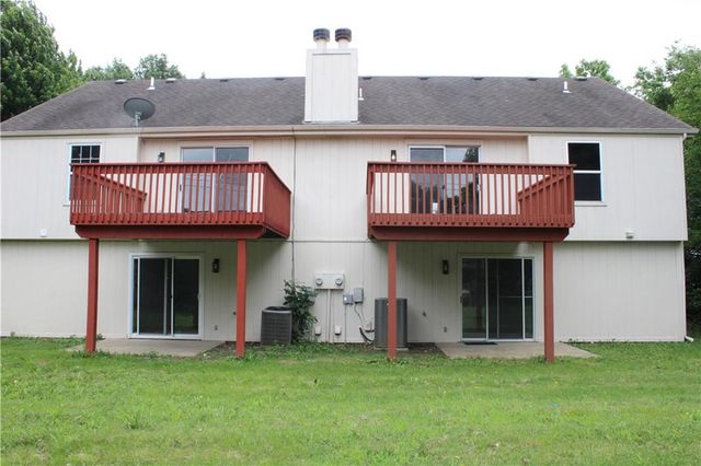 401 NW Highland Lane, Blue Springs, MO 64014