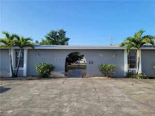 702 SE 47th ST 4, Cape Coral, FL 33904