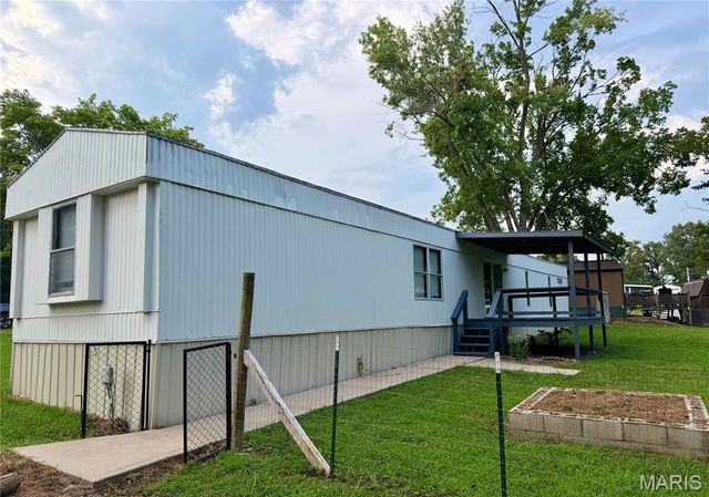 10076 Oakside Road, Mineral Point, MO 63660