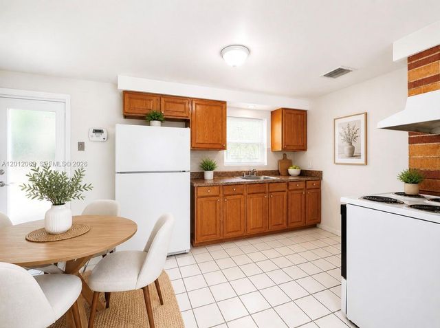 2040 NW 29th Ter, Fort Lauderdale, FL 33311