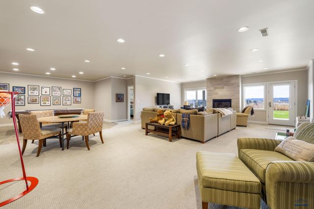 1537 TABLEROCK RD, Rapid City, SD 57701
