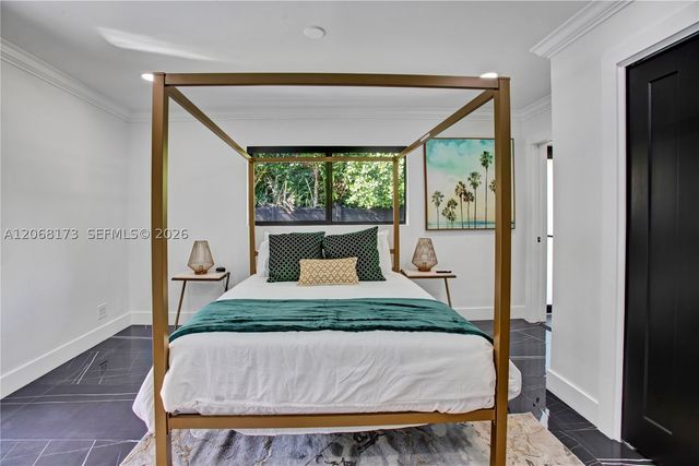 2457 NE 27th Ter, Fort Lauderdale, FL 33305