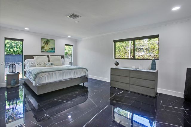 2457 NE 27th Ter, Fort Lauderdale, FL 33305