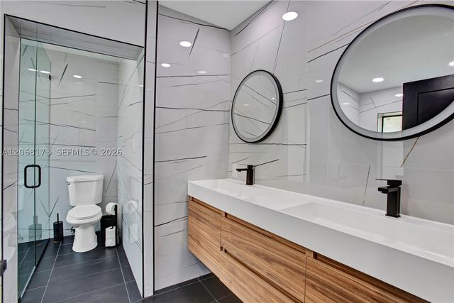 2457 NE 27th Ter, Fort Lauderdale, FL 33305