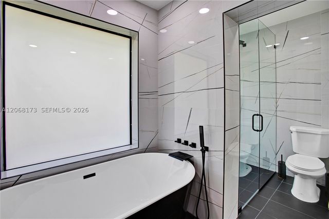 2457 NE 27th Ter, Fort Lauderdale, FL 33305