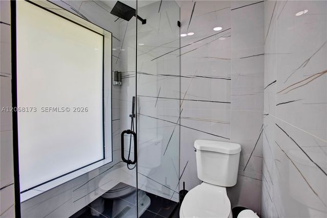2457 NE 27th Ter, Fort Lauderdale, FL 33305