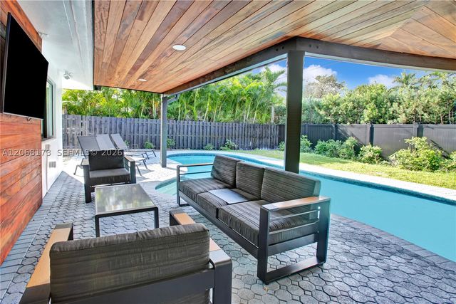 2457 NE 27th Ter, Fort Lauderdale, FL 33305