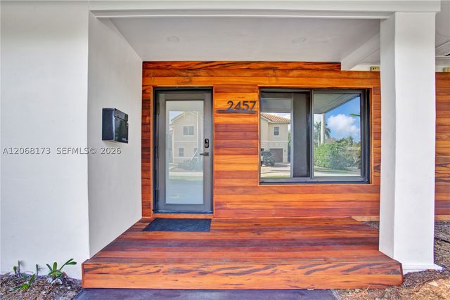 2457 NE 27th Ter, Fort Lauderdale, FL 33305