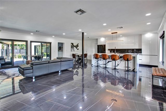 2457 NE 27th Ter, Fort Lauderdale, FL 33305